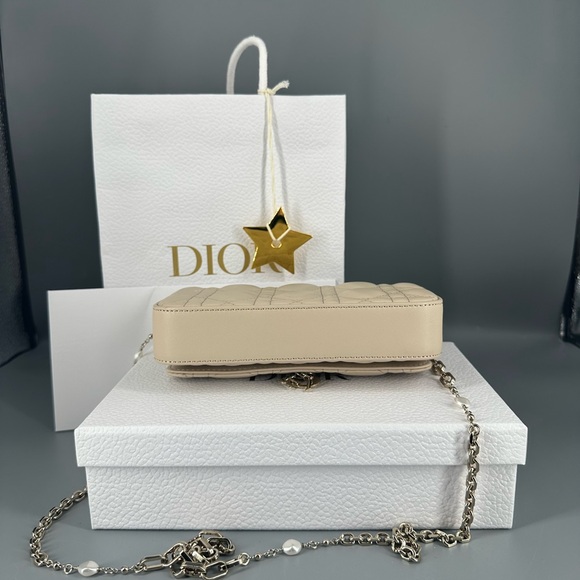 Dior Beige Quilted Chain Bag - Picture 6 of 14